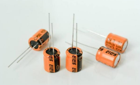 「NIPPON CHEMI-CON」電解電容極性接錯(cuò)會(huì)爆炸，如何避免？